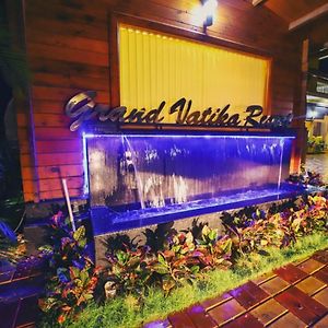 Grand Vatika Resort